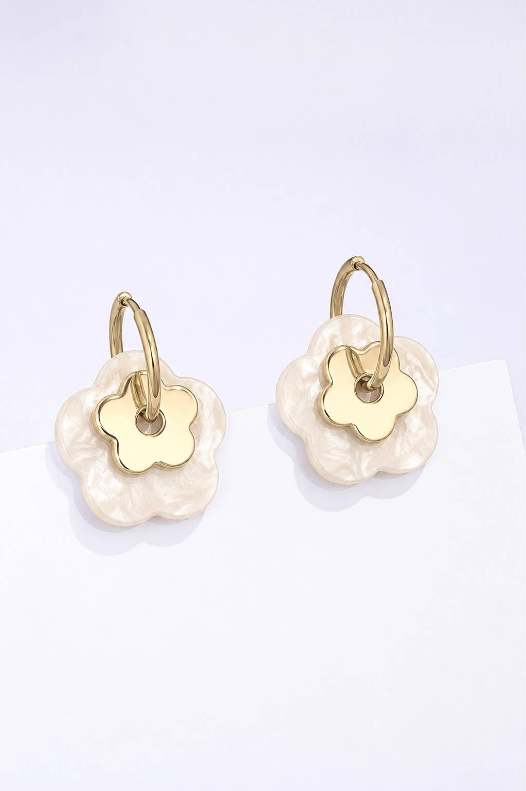 Stainless steel earrings in gold