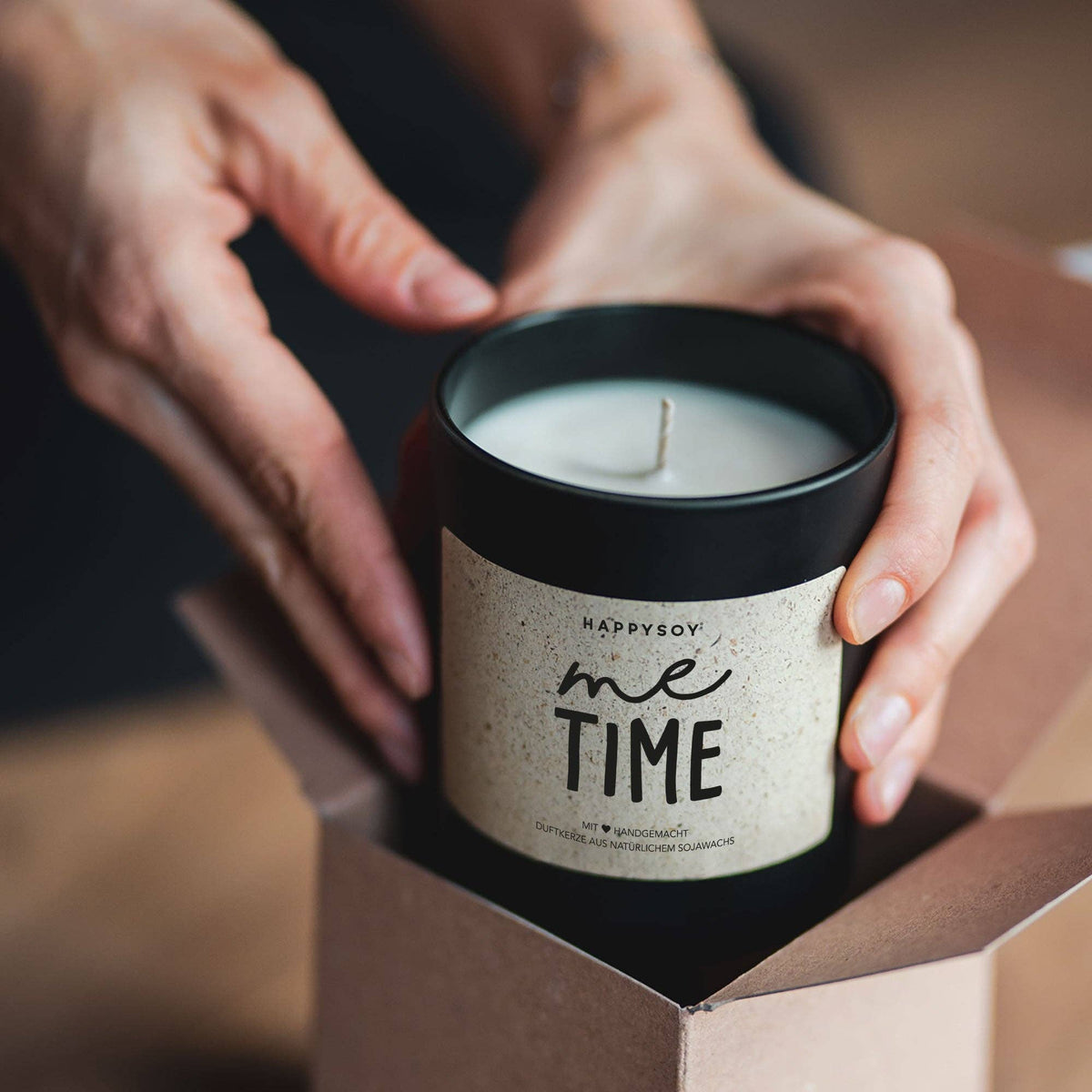 Me Time scented candle — view 5