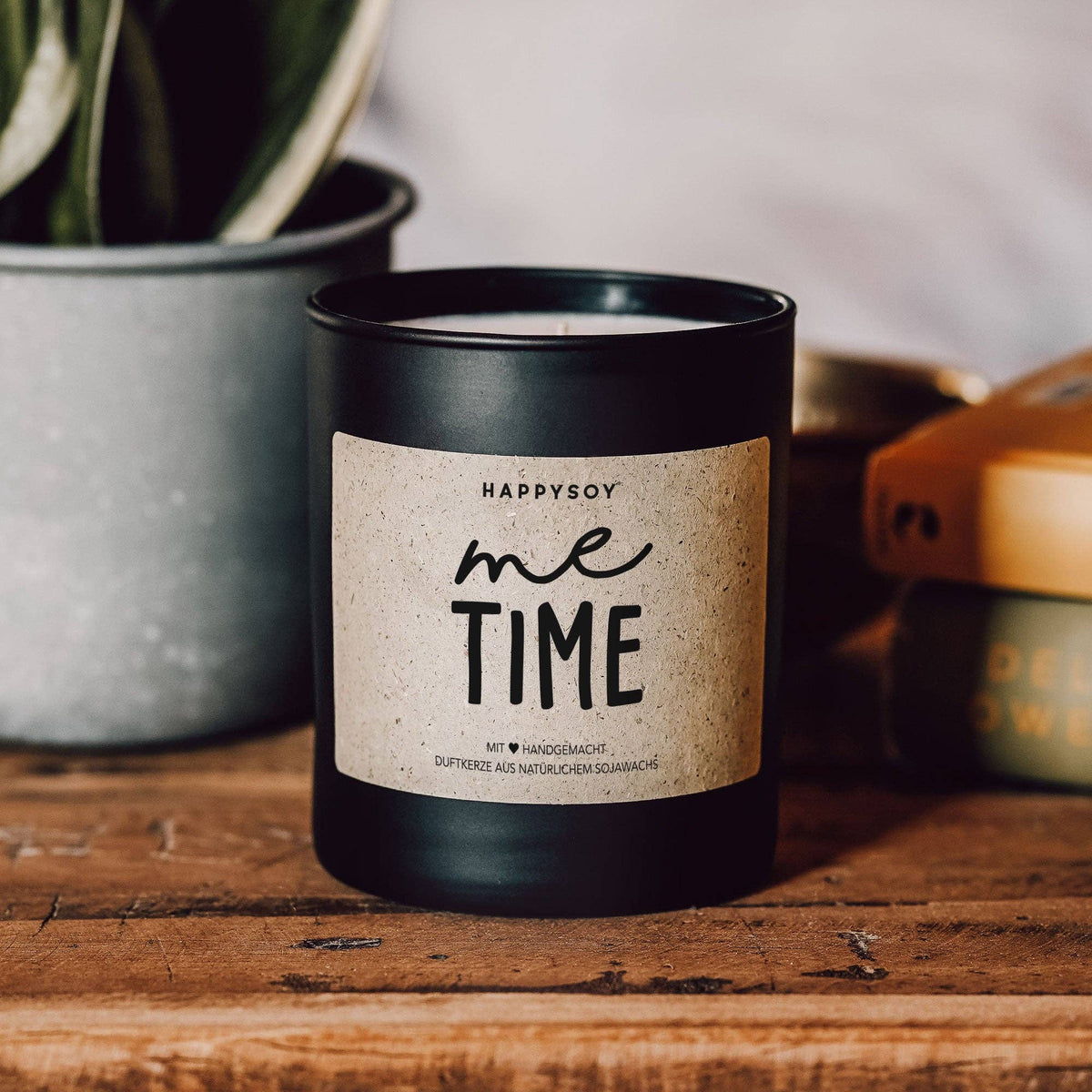 Me Time scented candle — view 3