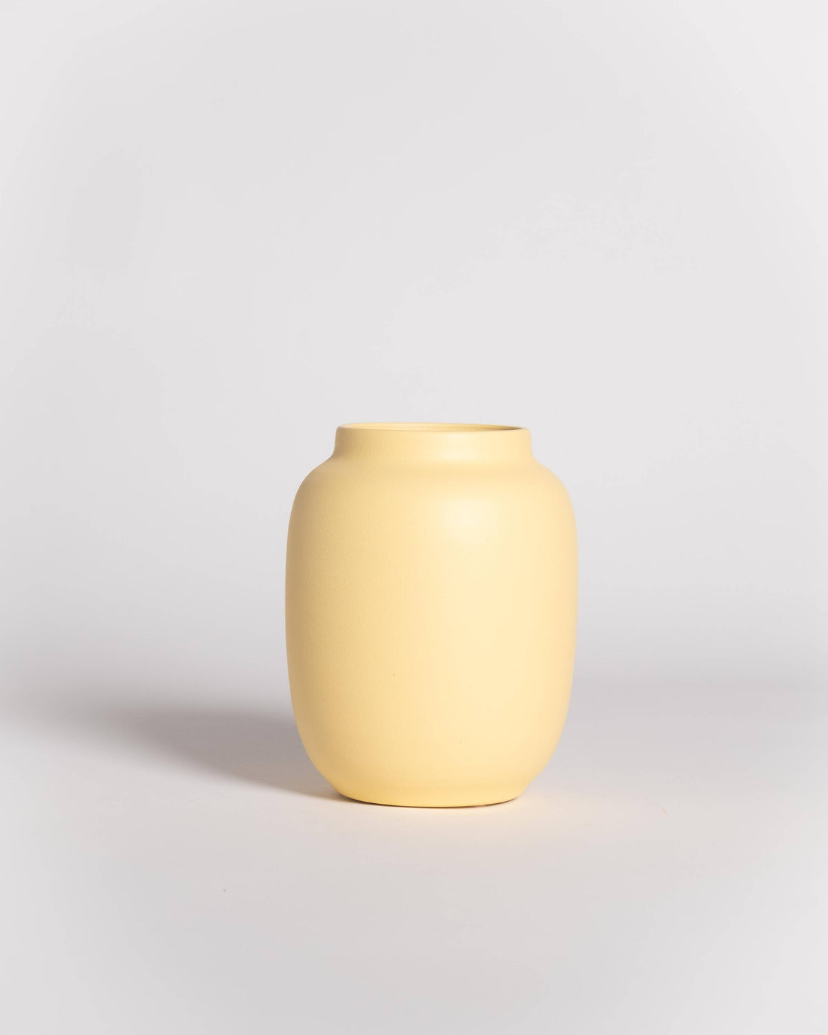 Blanc 04 vase in butter yellow — view 2