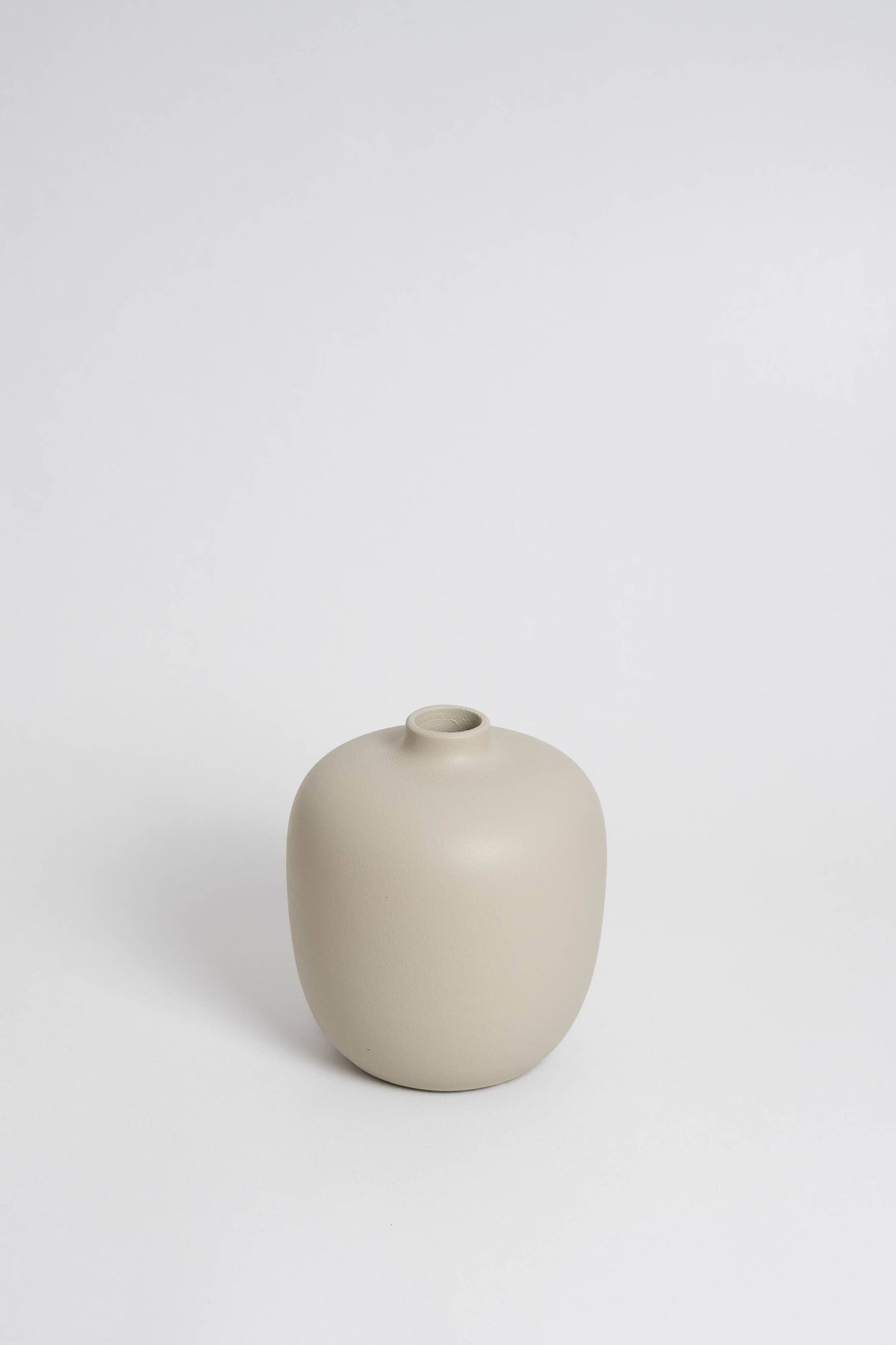 Blanc 05 vase in off-white — view 3