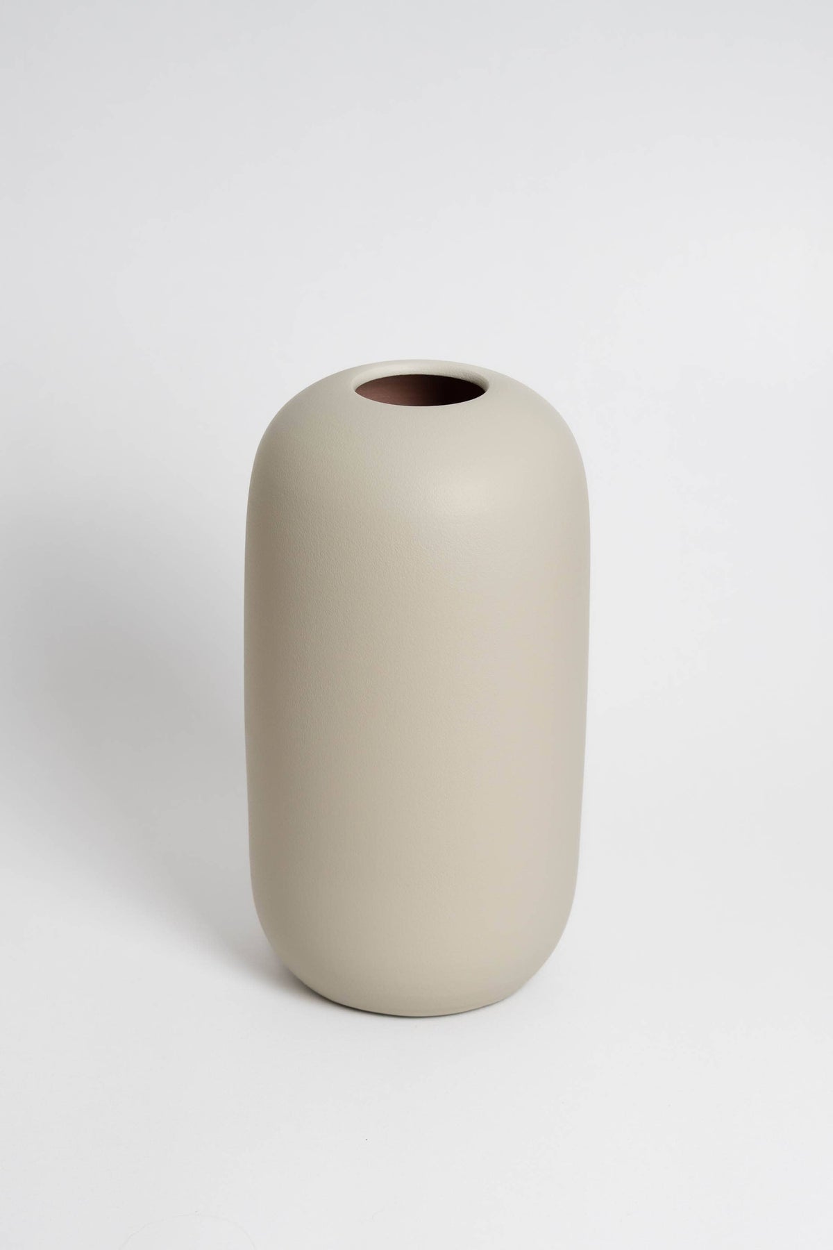 Dune handmade earthenware vase in off-white