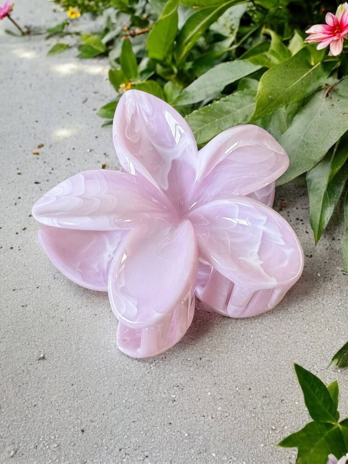 Flower-shaped hair clip — view 6