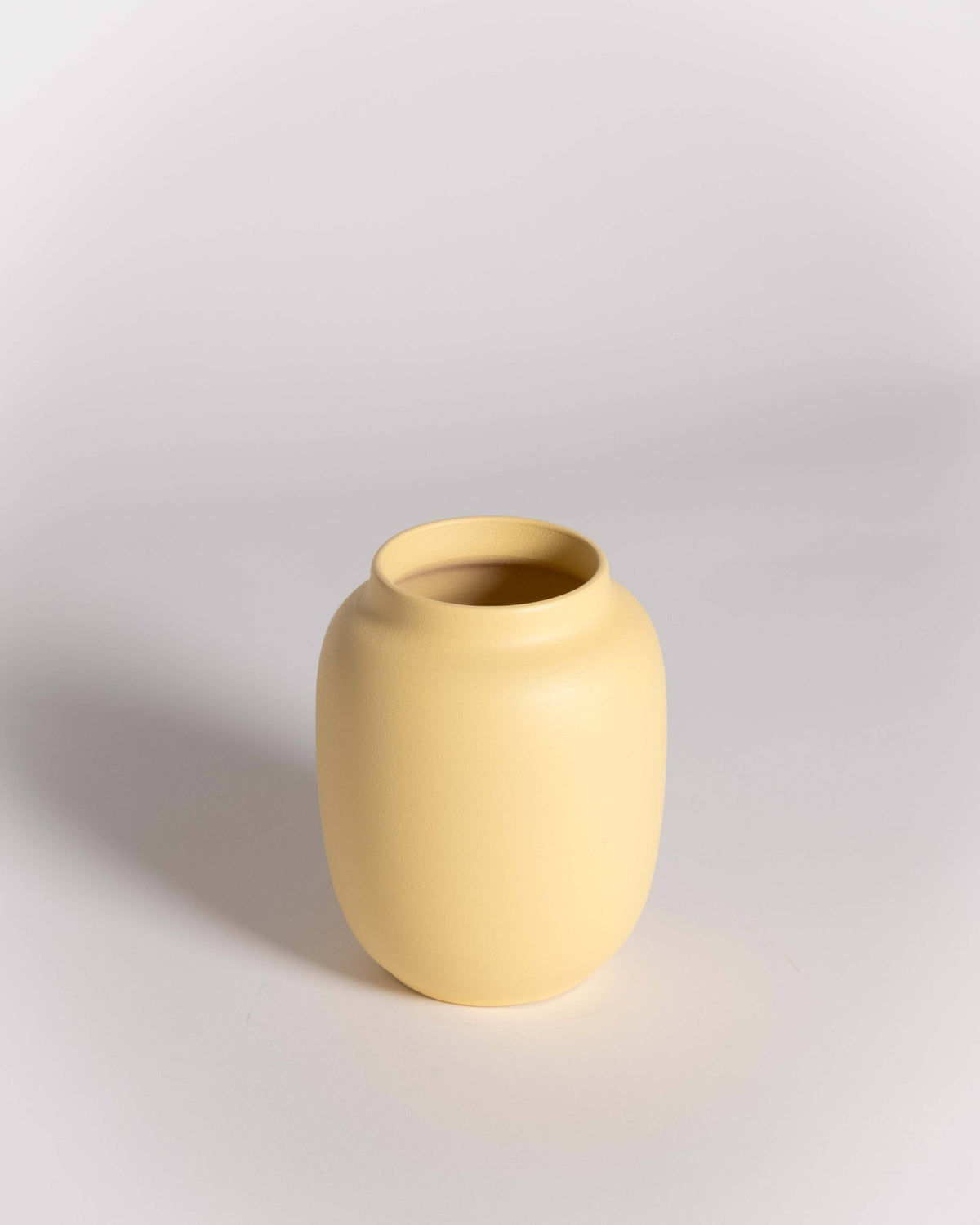 Blanc 04 vase in butter yellow — view 3