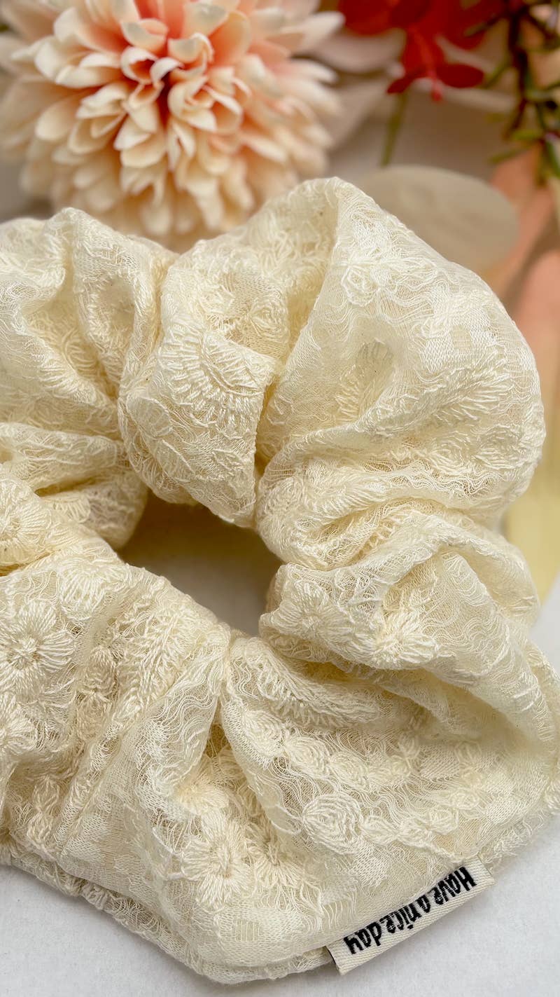 Lace scrunchie — view 2