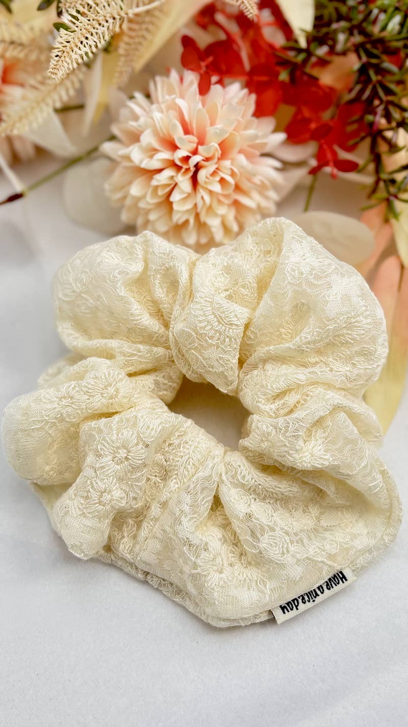 Lace scrunchie, 15cm