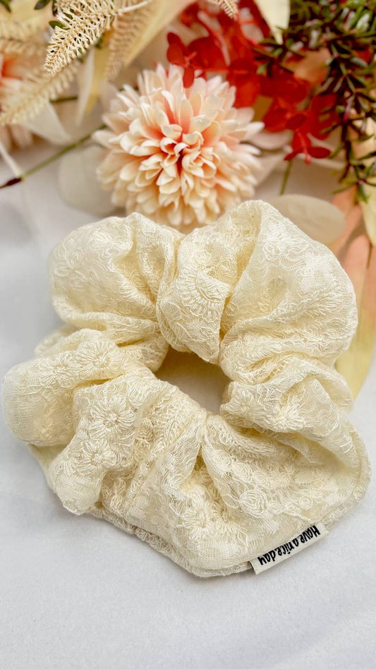 Lace scrunchie, 15cm
