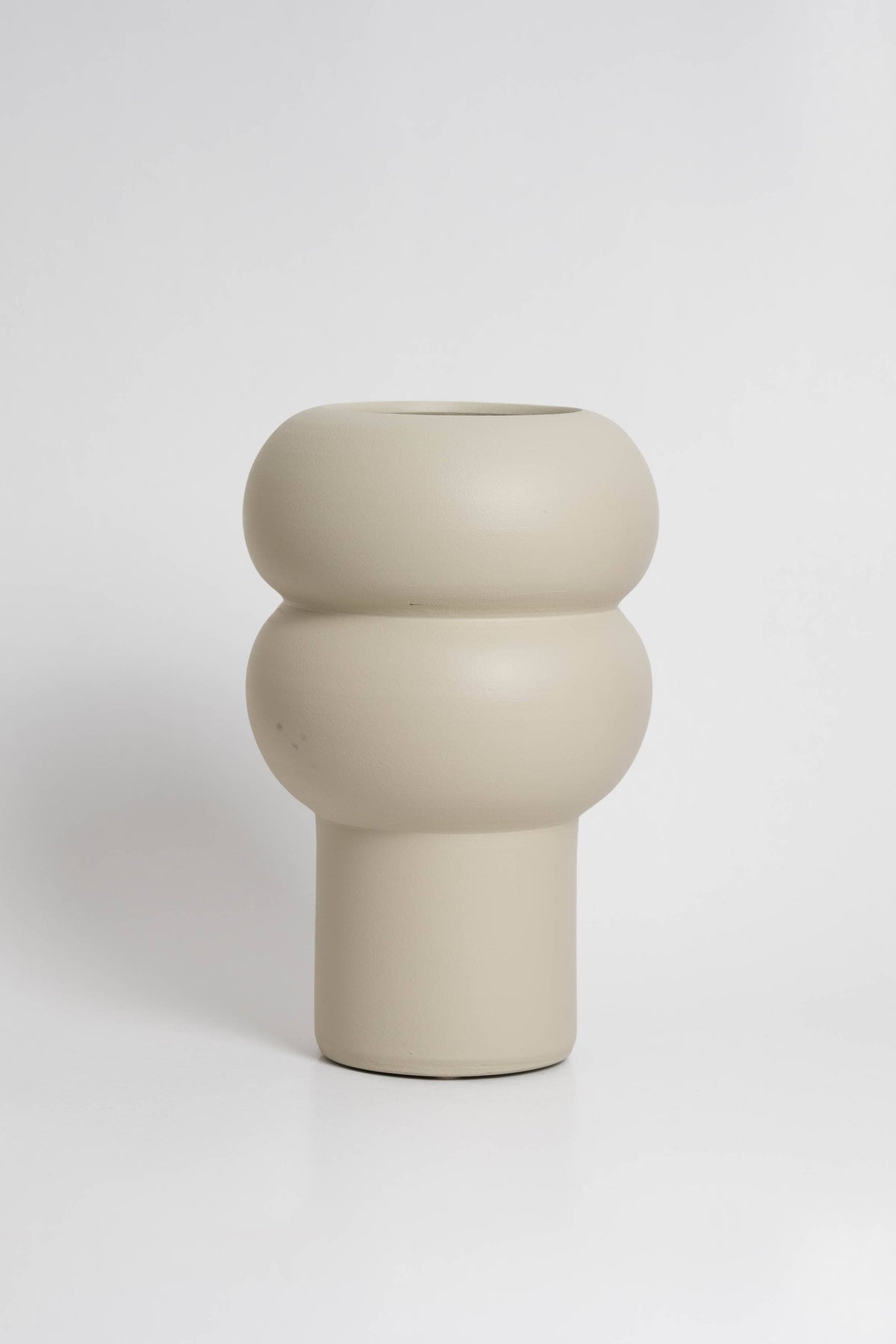 Large ripple-textured vase in off-white