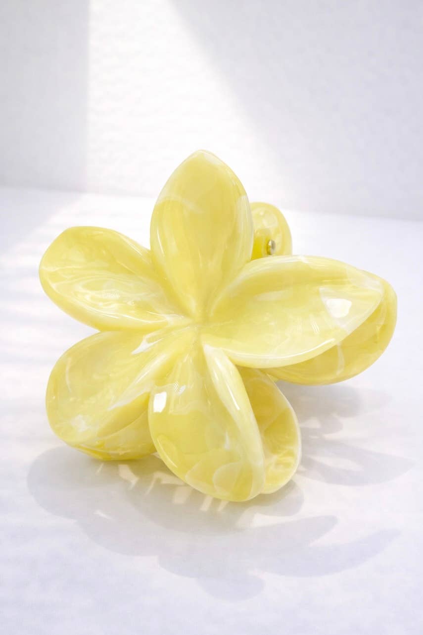 Flower-shaped hair clip — view 2