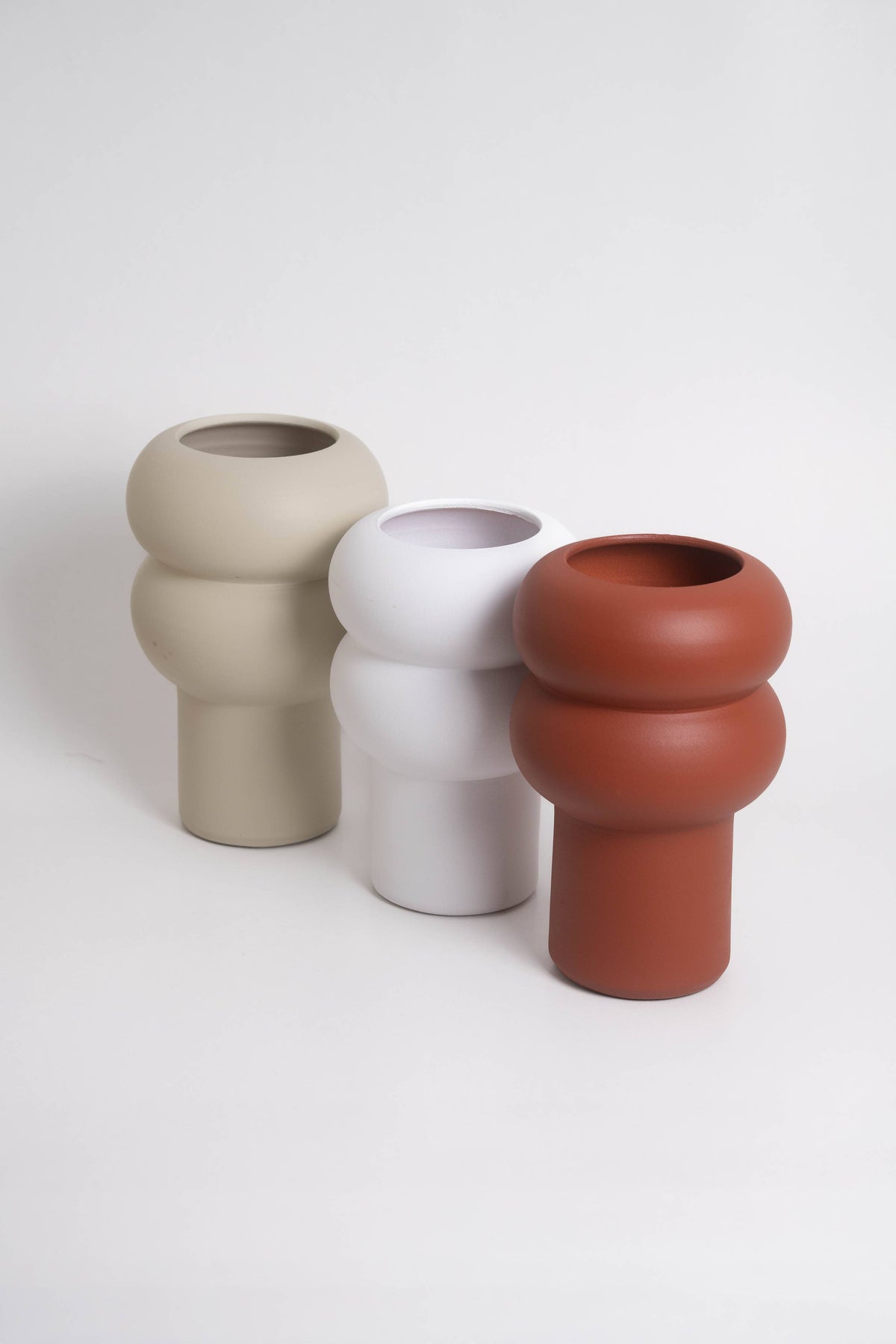 Ripple vase large in off-white — view 3